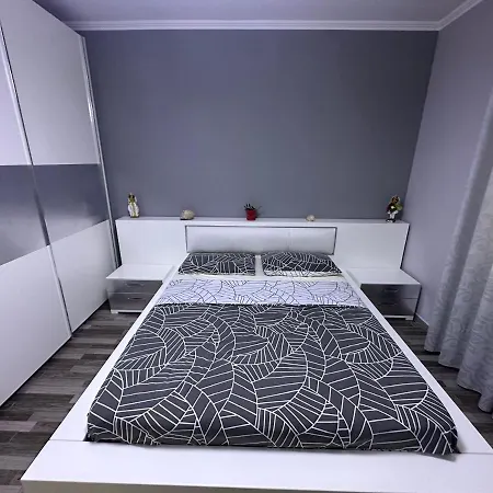 Dhoma Me Qera Ditore/javore Apartment Durres
